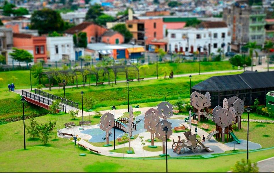 Parque Senador Jefferson Perez by Leonardo Goes