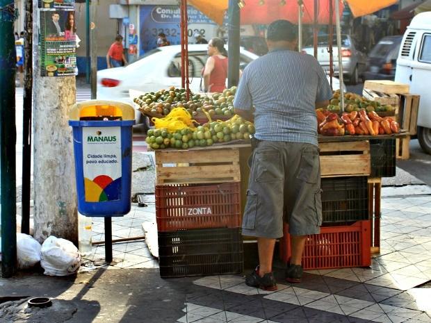 A Semulsp tem aproximadamente 1.800 lixeiras públicas pequenas instaladas em ruas de grande movimento nos bairros, no centro da cidade, praças e parques.