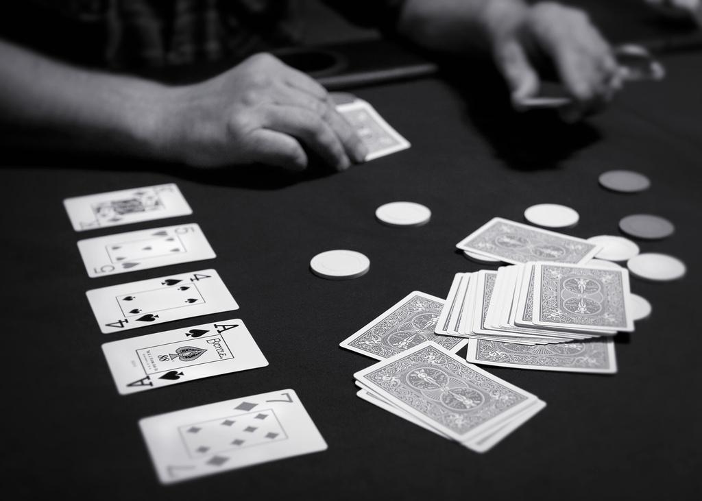 Conheça as variantes do Pôquer Aberto (Stick Poker)