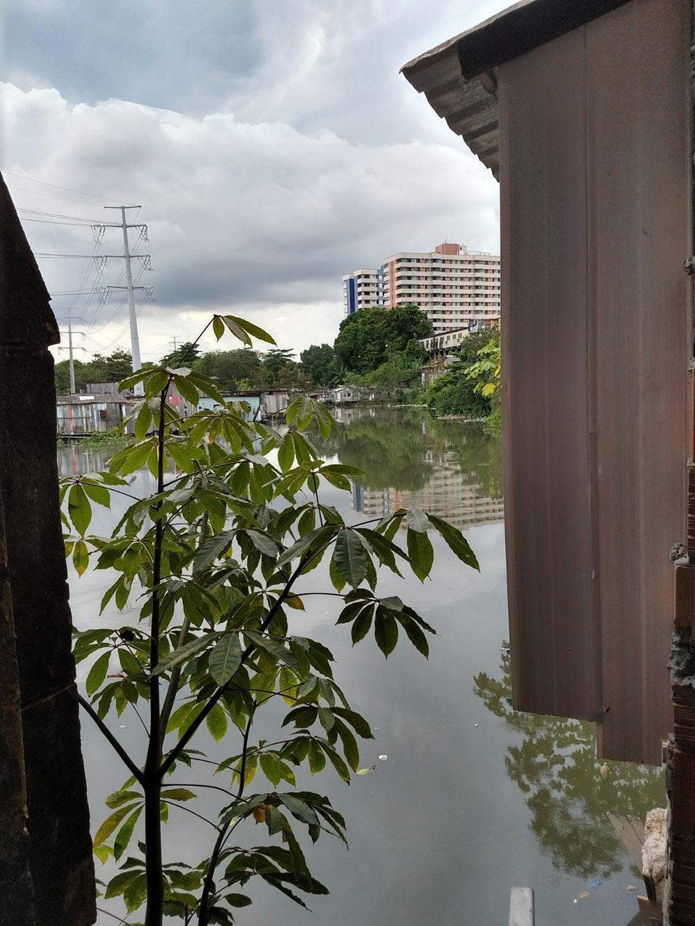 Centro Comunitário dentro da REPRESA DE ÁGUAS DO IGARAPÉ DA CACHOEIRA GRANDE – BAIRRO SÃO JORGE