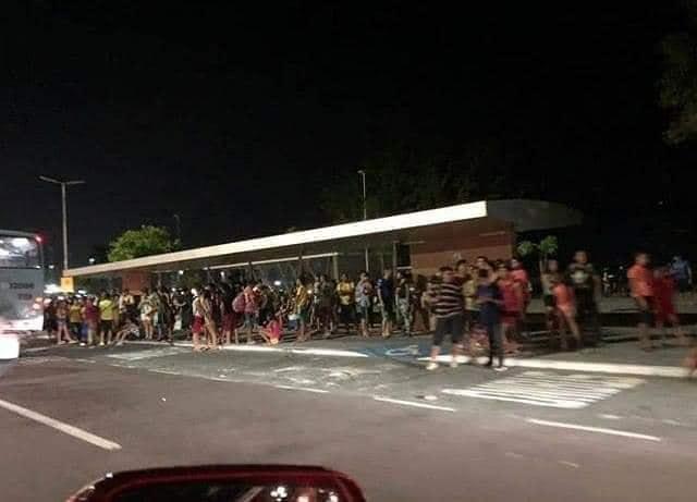 Sem wi-fi, sem refrigeração e o povo nas trevas na parada mais cara do mundo!