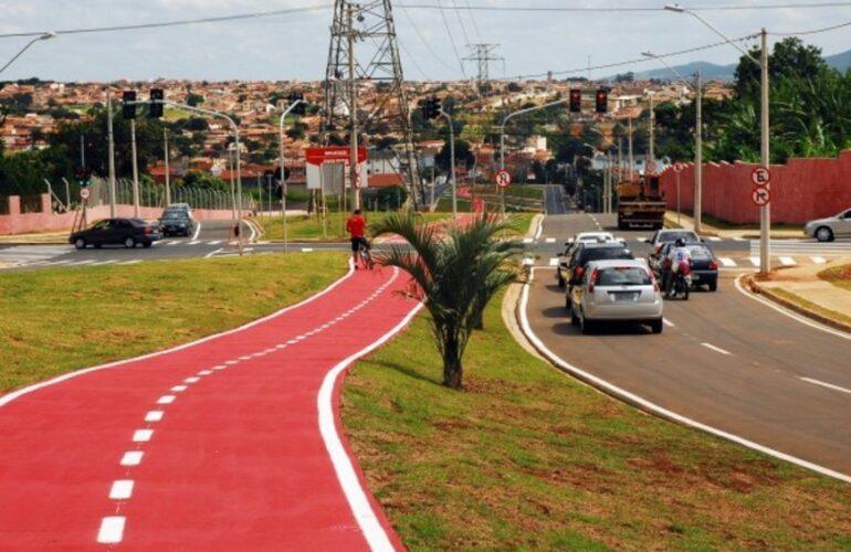 Ciclovia, ciclofaixa e ciclorrota na Avenida das Torres em Manaus